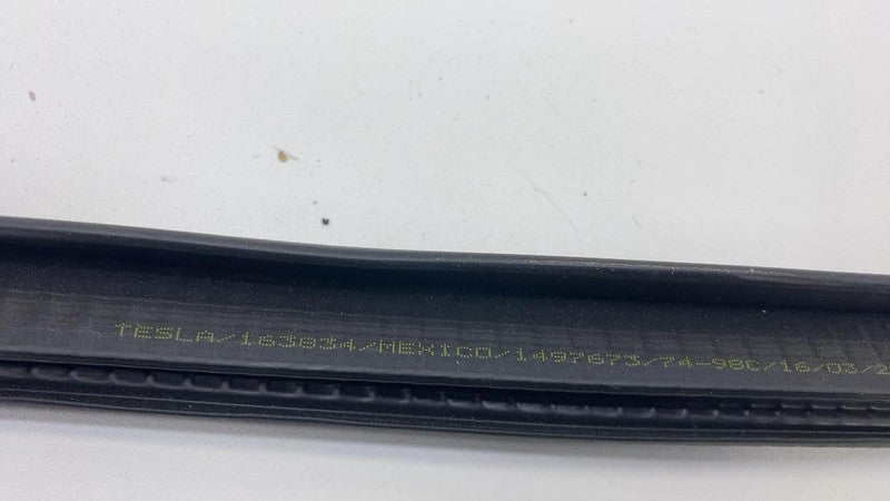 2020-2023 Tesla Model Y MY Front Driver Left Door Body Weatherstrip Rubber Seal