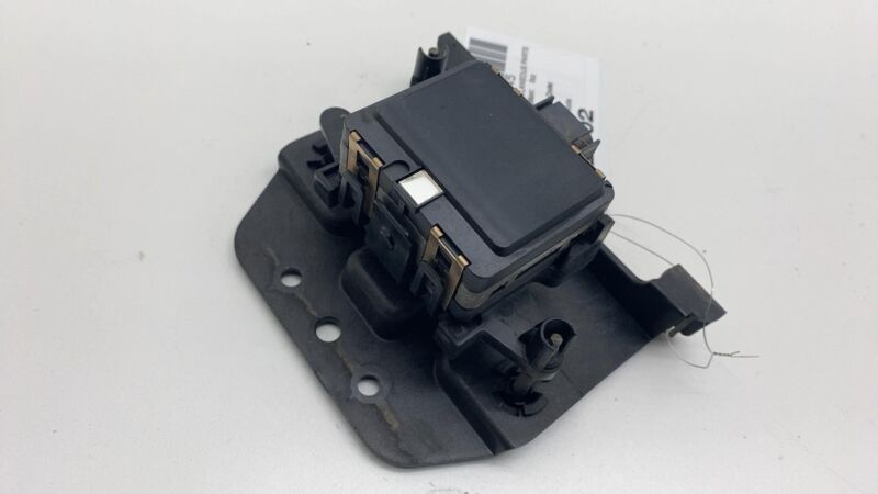 104599300C 2012 2013 2014 2015 Tesla Model S MS Front Radar Control Module and Bracket OEM