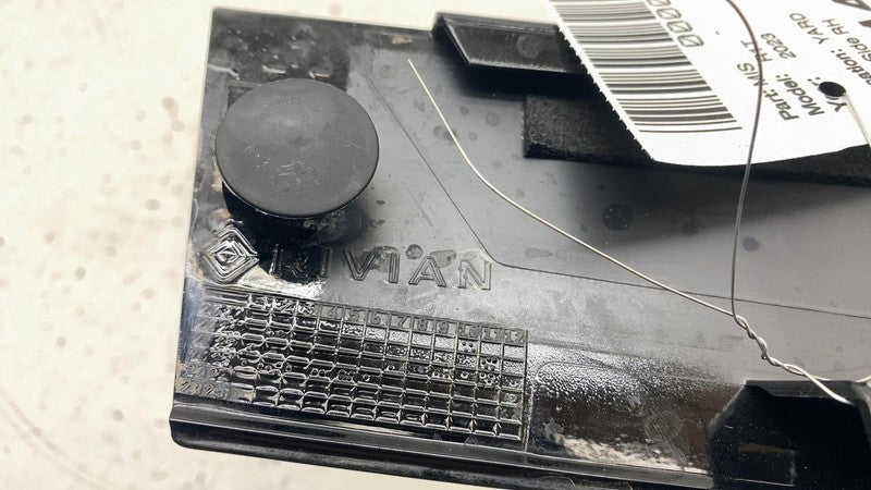 PT00012118J ⭕ 2022-2024 Rivian R1T Front Right Side Door Moulding Trim Panel PT00012118-J