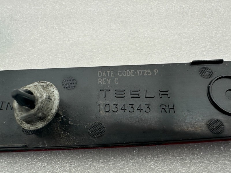 107243 ⭕ 16-20 Tesla Model X Rear Passenger Bumper Lamp Reflector Light Right 1034343