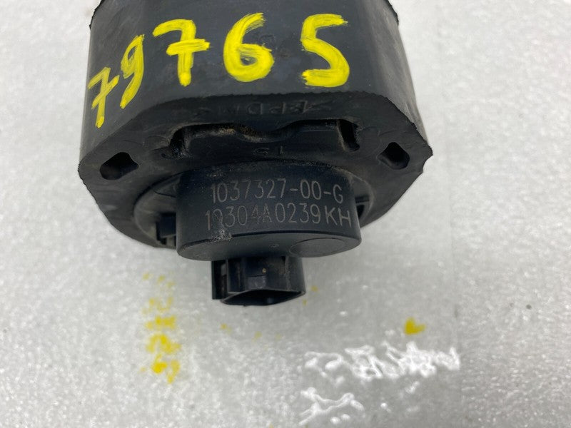 103732700G 2016-2020 Tesla Model S X Cooling System Auxiliary Water Coolant Pump FWD Assy