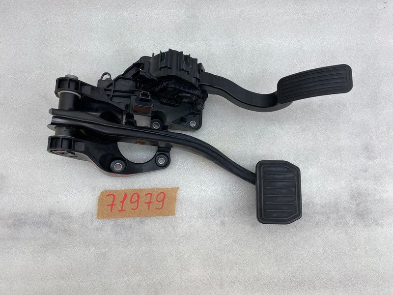 104469100D ⭕ 2017-2023 Model 3 Accelerator and Brake Foot Pedal w/ Switch Base 1044691-00-D
