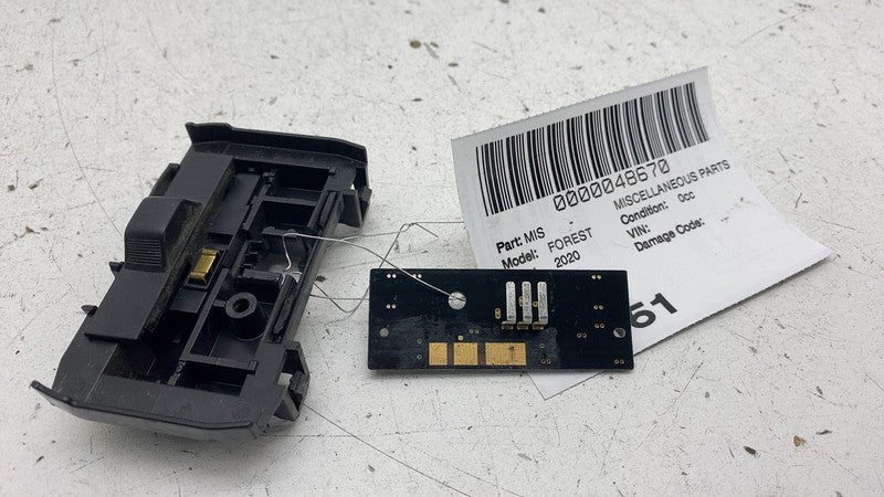 2019-2024 Subaru Forester Trunk Cargo Roof Interior Dome Light Lamp (PARTS ONLY)