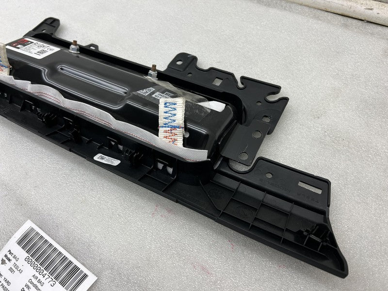 1077826-00-D ❇️17-23 Tesla Model Y 3 Right Knee Airbag Passenger Safety Module RH OEM 1077826