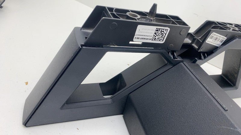 ⭕24-25 Tesla Cybertruck Front Left 1st Row Seat Outboard Riser Cast 19