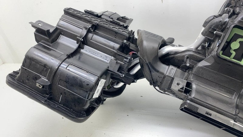 13554357 ⭕19-25 Chevrolet Silverado 1500 HVAC Climate Heater Blower Motor Housing Box OEM