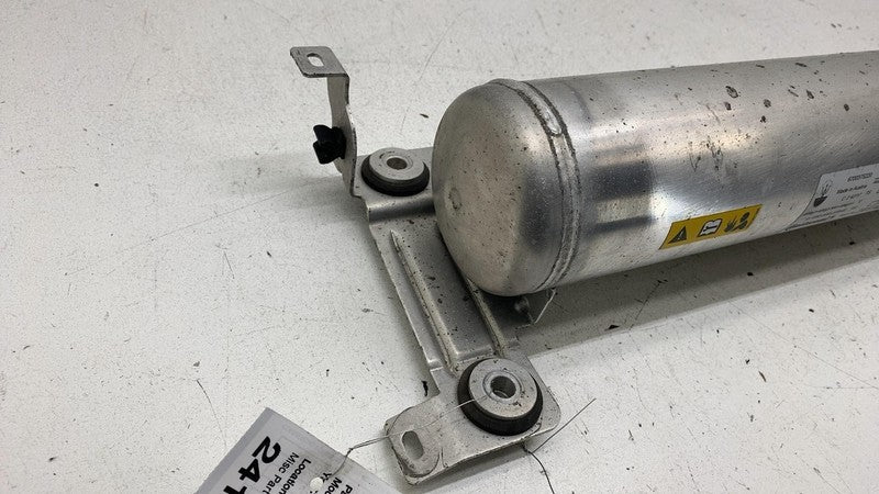 6700375220 ⭕ 17-20 Maserati Levante Rear Air Ride Suspension Pump Reservoir Tank 6700375220