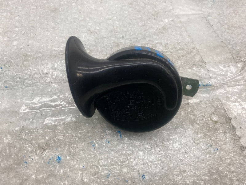 E1 0020046 ⭕ 2012-2020 Tesla Model S MS Seger High Pitch Tone Horn 12V 510 Hertz w/ Bracket