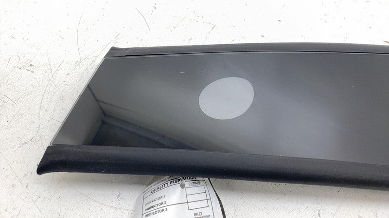 1734282-00 ⭕ 24-25 Tesla Model 3 Passenger Side B-Pillar Applique Glass Trim Molding Right
