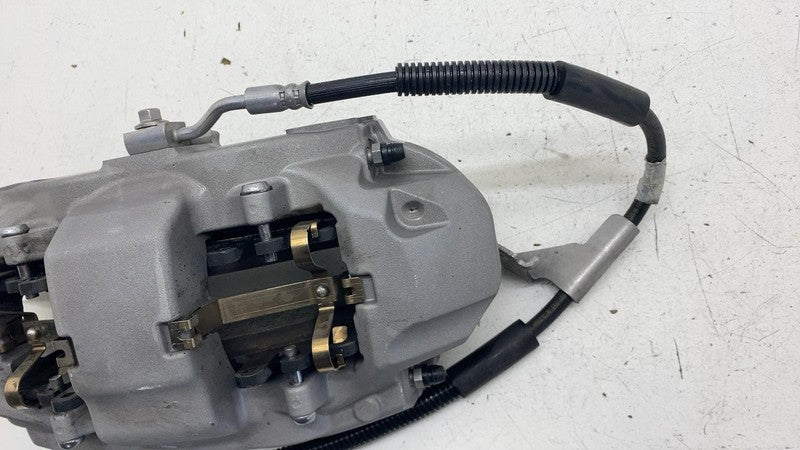 ⭕ 2025 Rivian R1S Front Passenger Right Caliper w/ Brake Hose Line PT0