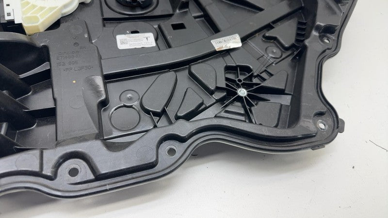 ⭕20-24 Model Y Front Right Door Window Regulator & Motor w/ Carrier 14