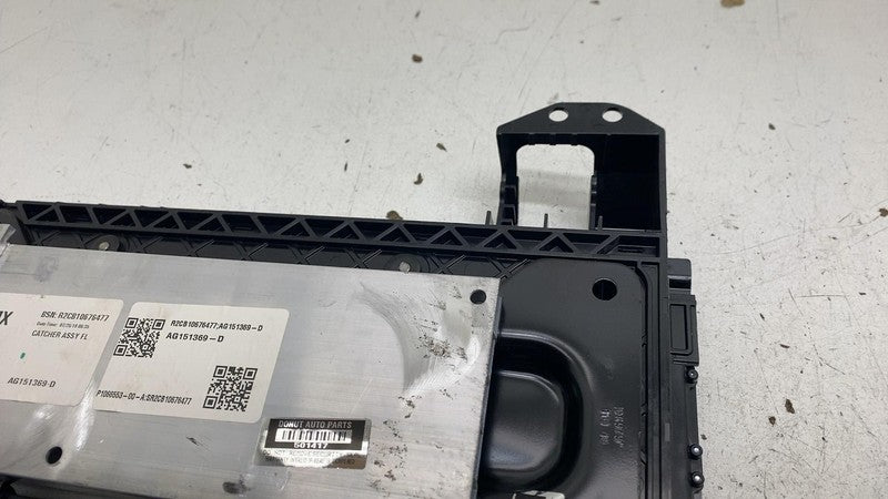 ⭕ 16-20 Model X Rear 2nd Row Middle Seat Floor Plate Catcher Module 10