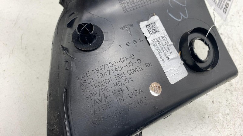 ⭕ 25-26 Tesla Model Y Rear Right Liftgate Trough Trim Cover Panel 1947