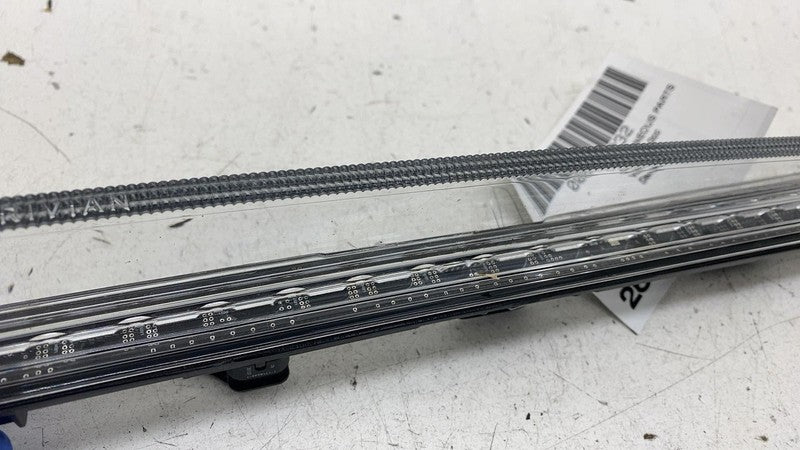 PT00002142-J ⭕2022-2025 Rivian R1S Rear Right High Mounted LED Third Brake Light PT00002142-J