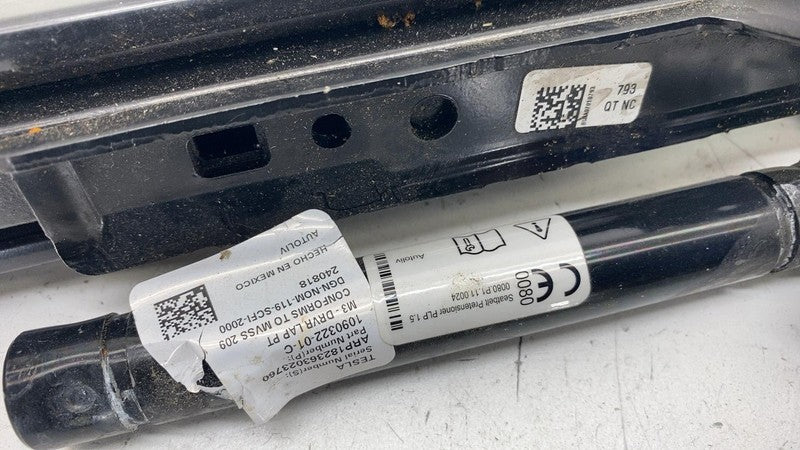 ⭕ 17-23 Model 3 Front Left Seat Rail w/ Seatbelt Lap Pretensioner 1090