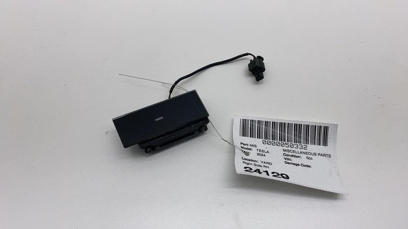 1784577-00-D 2024-2025 Tesla Cybertruck Passenger Side C-Pillar Door Trigger Right RH Assy