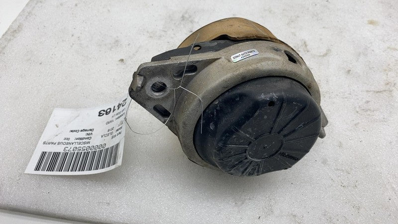 A1662405817 2012-2018 Mercedes-Benz GLE350 Driver Side Engine Mount Bracket Insulator Left