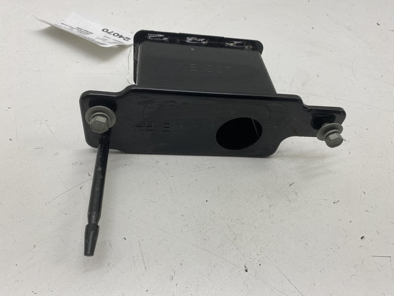 ⭕ 22-23 Hyundai Ioniq 5 Rear Passenger Side Bumper Reinforcement Bracket Right