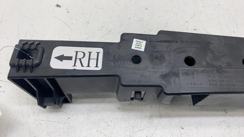 ⭕ 20-24 Tesla Model Y MY Rear Right Trunk Boot Rub Bracket Holder 1552