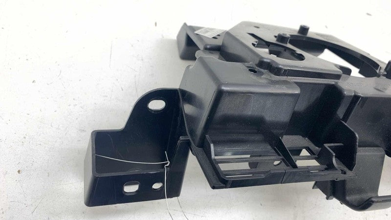 ⭕ 2014-2017 Range Rover Sport Rear Right Trunk Speaker Mount Bracket D