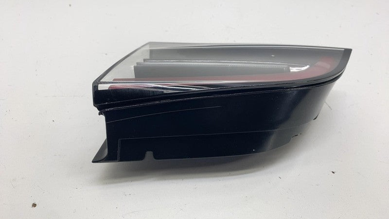 ⭕ 2017-2023 Model 3 Rear Right Inner Taillight LED Tail Lamp 3-Pin 107