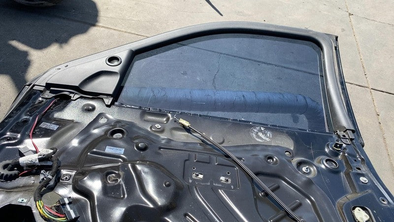 ⭕ 2014-2019 Chevrolet Silverado 1500 Front Right Door Shell Panel RH Black U8555