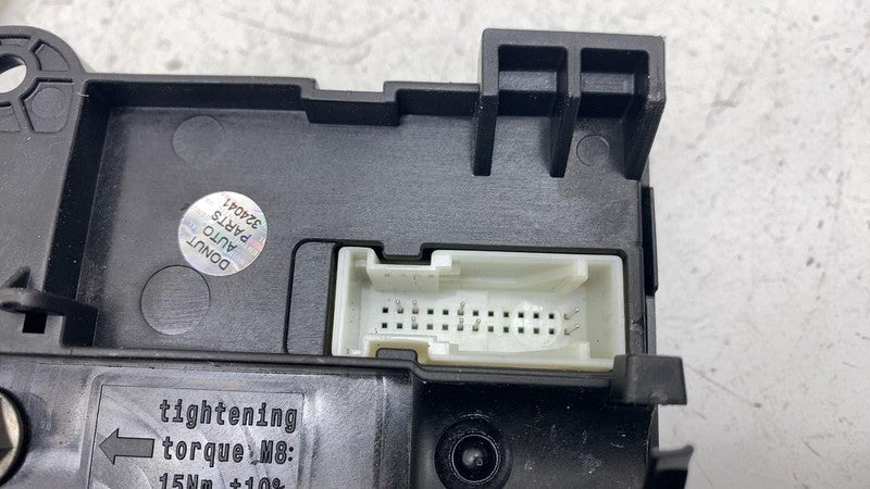 ⭕ 2017-2020 BMW 540i Rear Trunk Power Distribution Fuse Box Relay 6135