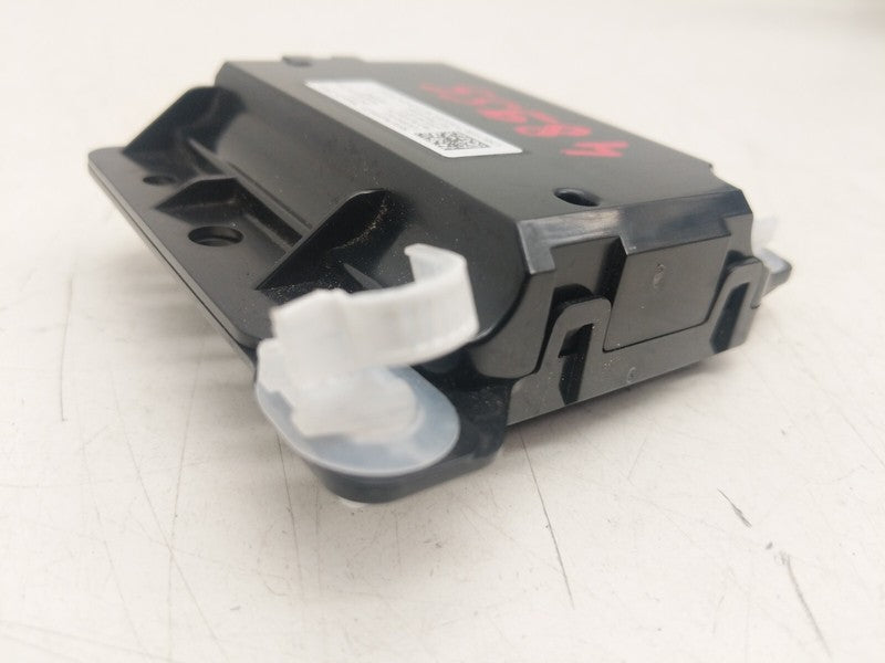 1093295 00 A ⭕ 17-20 Model 3 Front Center Console USB Hub Charger w/ Data Module 1093295-00-A