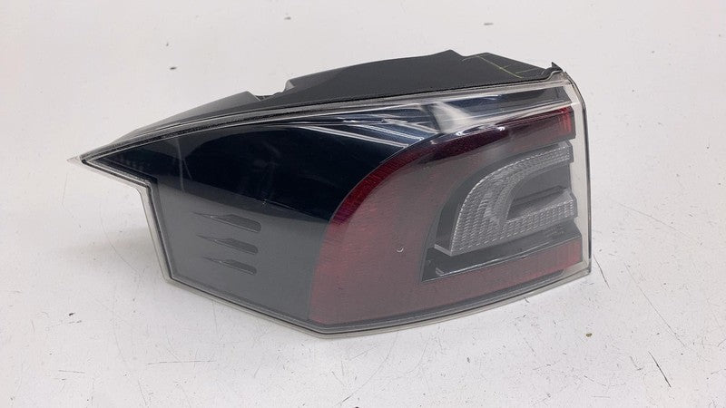 ⭕ 12-22 Model S Rear Driver Side Trunk Outer Taillight Lamp Left LH 60