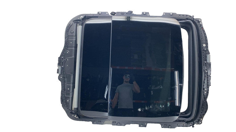 83A 877 041 A 19-23 Audi E-Tron Quattro Roof Panoramic Sunroof Moonroof Glass Panel 83A877041A