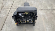 Front Seat VOLKSWAGEN ID4 25