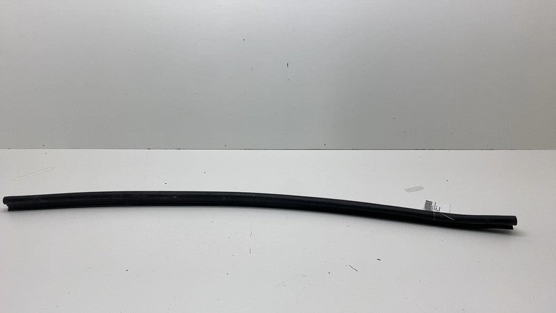 4M0.823.723 ⭕ 2019-2024 Porsche Cayenne Front Hood Bonnet Weatherstrip Rubber Seal 4M0823723