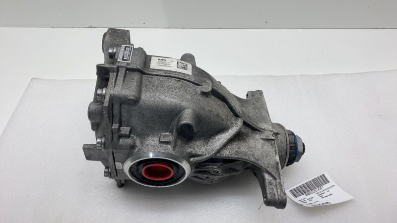 7573819 09 2021 BMW 530e G30 Rear Axle Differential Carrier Assembly 7573819 09 OEM