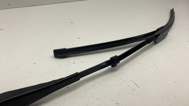 ⭕ 24-25 Model 3 Front Driver Side Windshield Wiper Arm & Blade Left 18