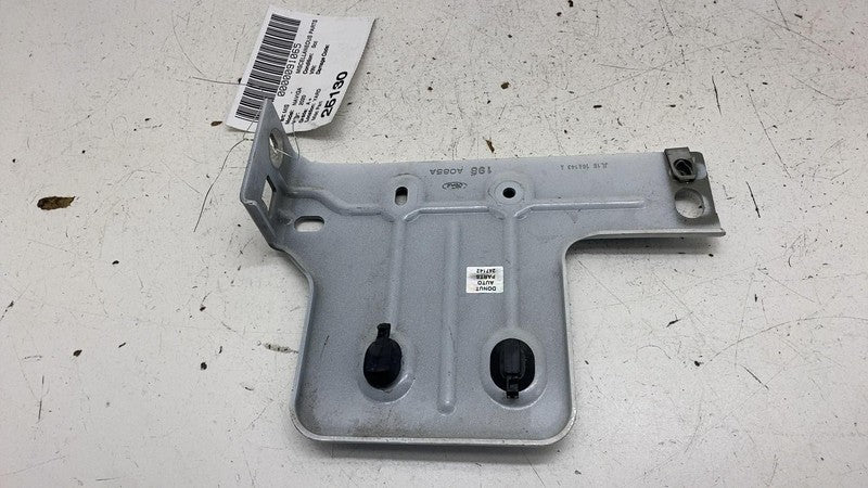 ⭕ 2018-2024 Lincoln Navigator Front Left Side Fender Mount Bracket JL1
