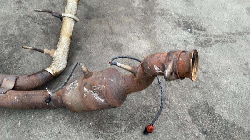 ⭕ 2018-2021 Lincoln Navigator Left & Right Side Exhaust Front Pipe Tub