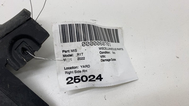 PT00200923C ⭕ 2022-2024 Rivian R1T R1S Front Right Underbody Trim Molding Cover PT00200921-C