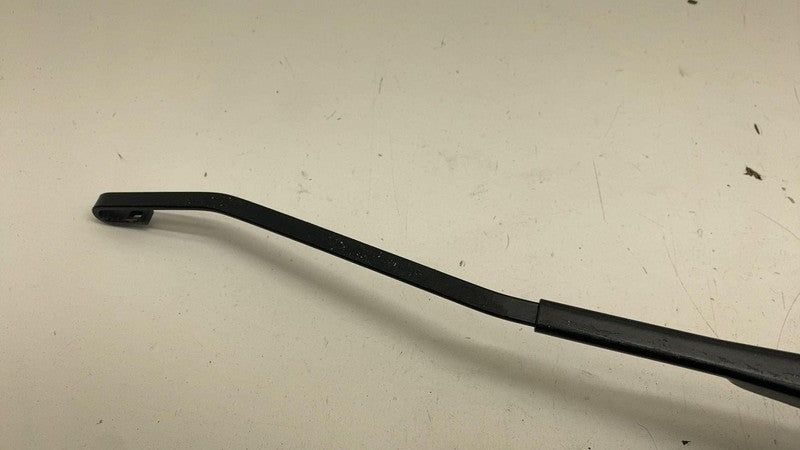 ⭕ 19-25 Chevrolet Silverado 1500 Front Passenger Side Windshield Wiper Arm Right