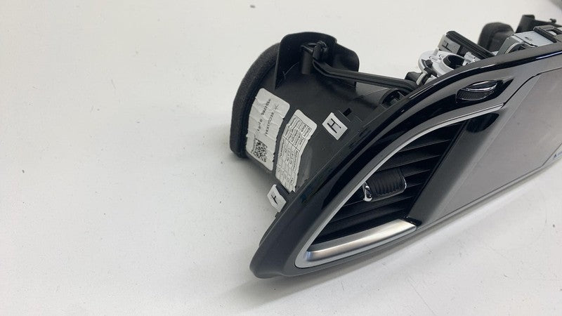 68316174AB ⭕ 18-20 Chrysler Pacifica 8.4" Multimedia Radio Touch Screen Display 68316174AB