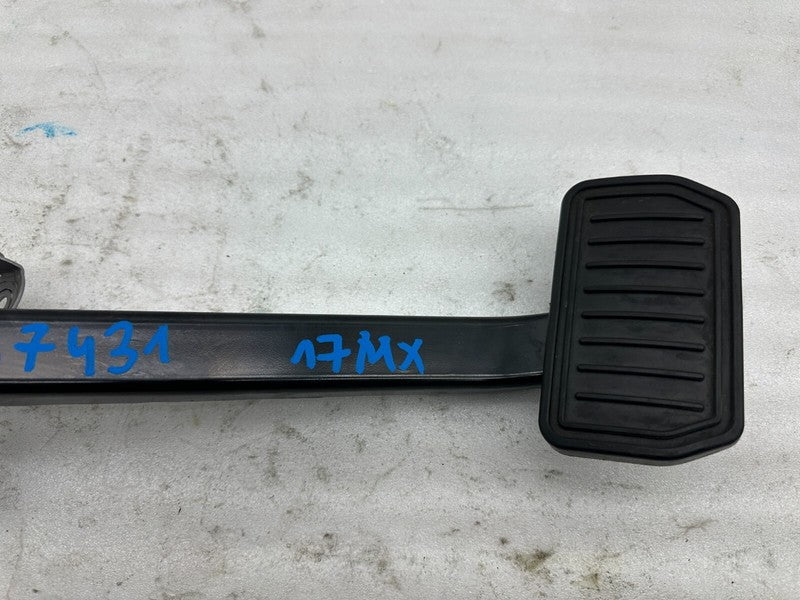 102769100B ⭕ 16-20 Tesla Model X Brake Foot Pedal Aluminum w/ Bracket & Sensor 1027691-00-B