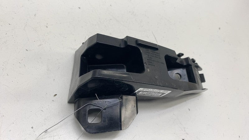 ⭕ 24-25 Model 3 Rear Passenger Taillight Tail Lamp Mount Bracket RH 17