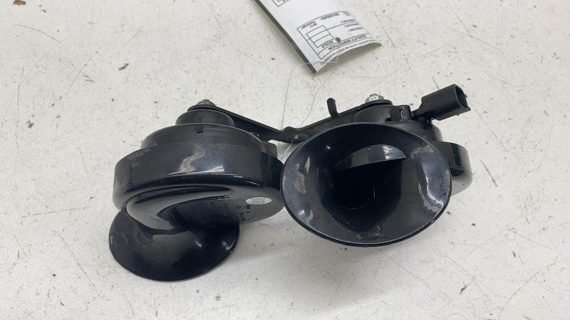 ⭕ 2017-2023 Tesla Model 3 M3 High + Low Pitch Tone Horn w/ Bracket 148