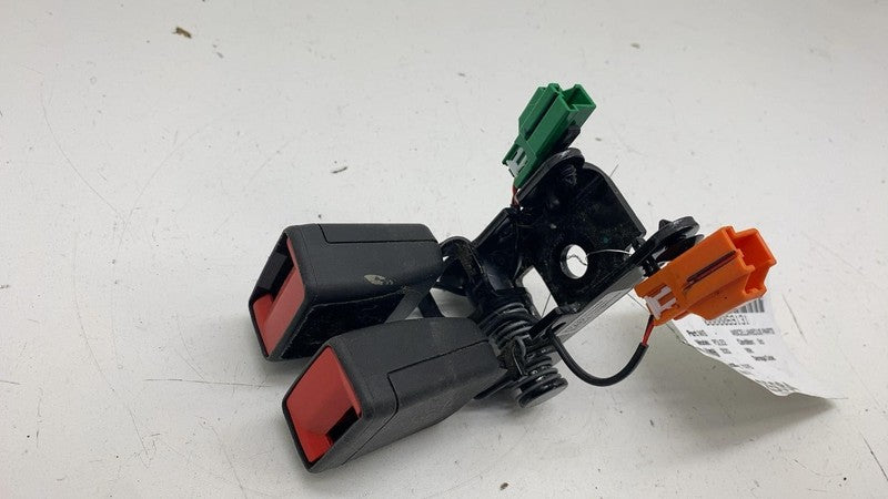 31675959 ⭕ 2021-2023 Polestar 2 Rear Left & Center Dual Seat Belt Catch Buckle 31675959