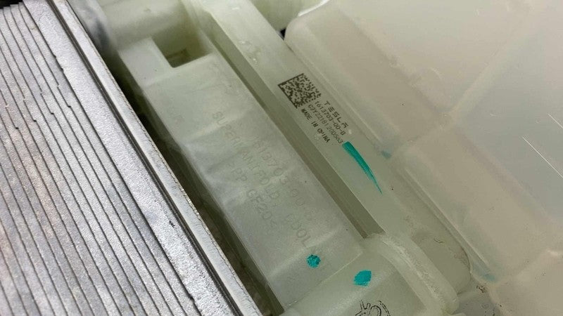 154990200C ⭕ 2021-2025 Tesla Model 3 Supermanifold Refrigerant Chiller w/ Coolant Reservoir