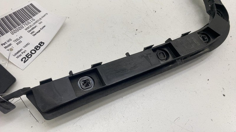 108399000K ⭕ 2017-2023 Model 3 Rear Left Retainer Wing & Tail Light Bracket LH 1083990-00-K