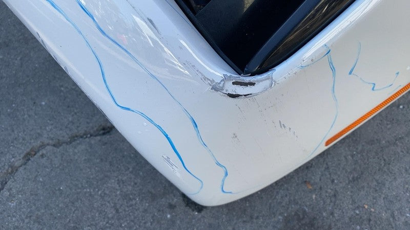 2018-2020 BMW 530e Front Bumper Cover Assy w Park Sensor & Park Light  White 300