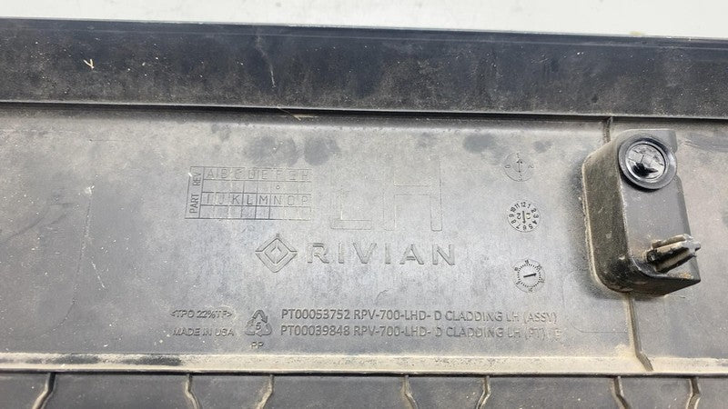 ⭕ 22-24 Rivian EDV-700 Left Body Lower Panel Molding Cladding Trim LH 