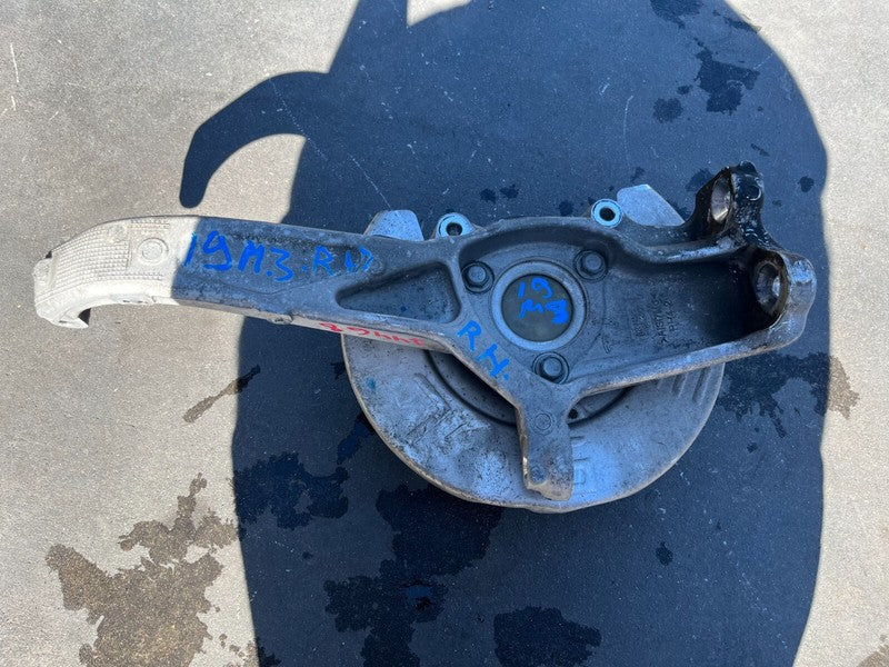 104431600E 17-23 Model 3 Front Right RWD Spindle Knuckle w/ Wheel Hub & Shield 1044316-00-E