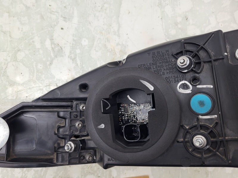 6005919-00-D ⭕ 2012-2022 Tesla Model S Rear Taillight LED Outer Tail Lamp Right 6005919-00-D