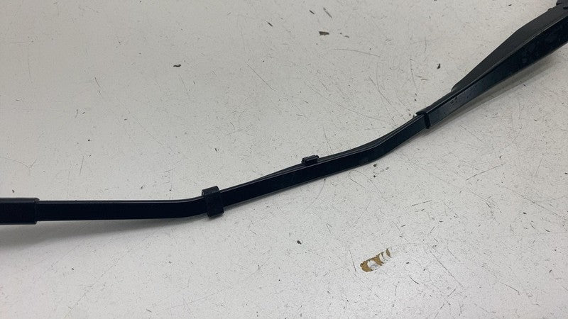 107672900B ⭕ 2017-2023 Model 3 Front Passenger Side Windshield Wiper Arm Right 1076729-00-B